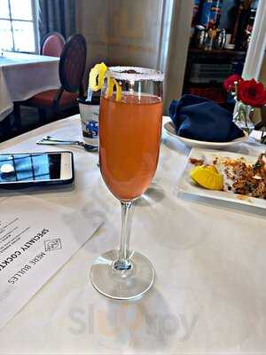 Mere Bulles Restaurant & Events