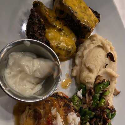 Mere Bulles Restaurant & Events