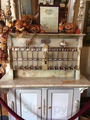 Zaharako's Ice Cream Parlor