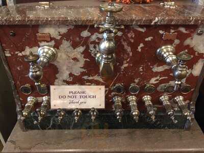 Zaharako's Ice Cream Parlor