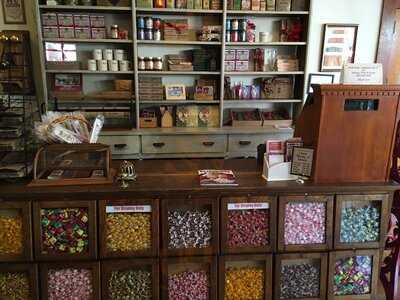 Zaharako's Ice Cream Parlor