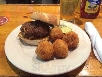 4th Street Bar & Grill