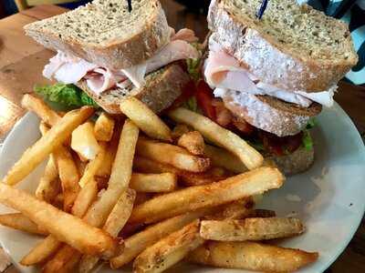 Eli's Breakfast, Burgers, & Brews