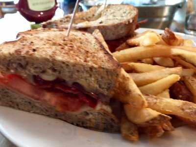 Eli's Breakfast, Burgers, & Brews