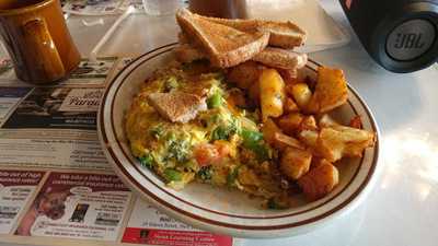 Paradise Pizza & Restaurant