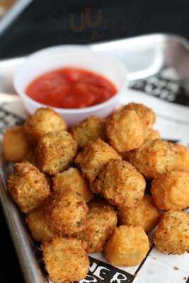 Corner Pub Brentwood