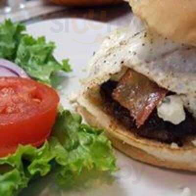 Short Chef's Coffee House & Bistro