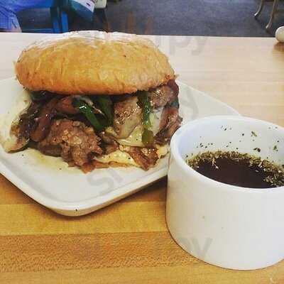 Short Chef's Coffee House & Bistro