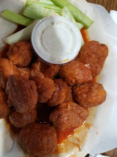 Leo's Home Of The Chicken Wings