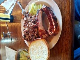 2 Outlaws Bbq