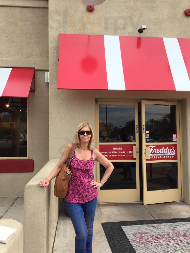 Freddys Frozen Custard & Steakburgers