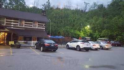 Log Cabin Inn