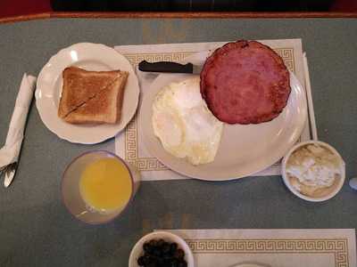 Lyla's Family Restaurant