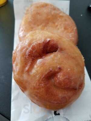 Tom's Donuts & Kolaches