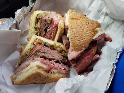 Ryan's Convenience Store-deli