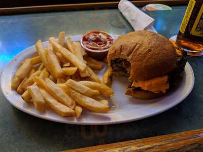 Clubhouse Sports Bar & Grill