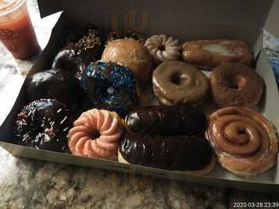Yum Yum Donuts