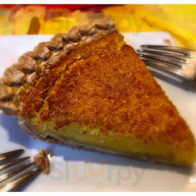 Square Market & Cafe