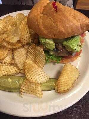 Mj's Downtown Cafe & Bakery