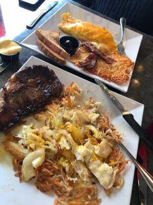 Newton's Paradise Cafe