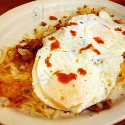 Charlie's Main Street Cafe