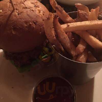 Main Street Pint And Plate