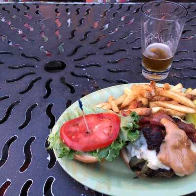 Peddlers Bar And Bistro