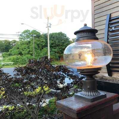 Peddlers Bar And Bistro