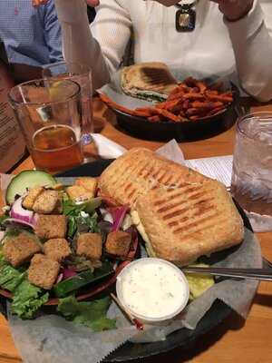 Peddlers Bar And Bistro