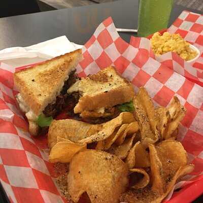 Bob's Backyard Barbecue And Cafe