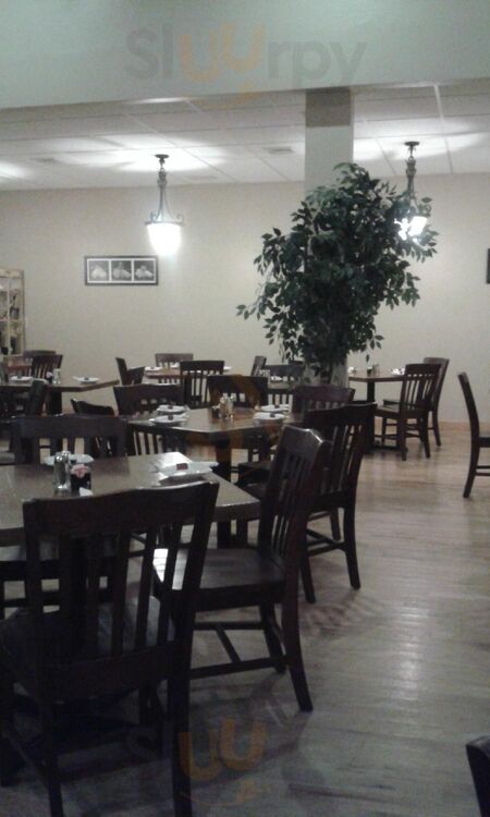 Marilyn's Pub Restaurant & Lounge