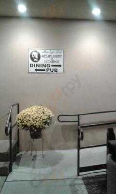 Marilyn's Pub Restaurant & Lounge