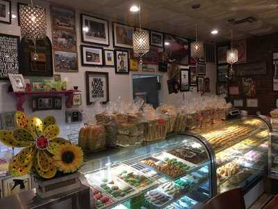 Las Cubanitas Bake Shop