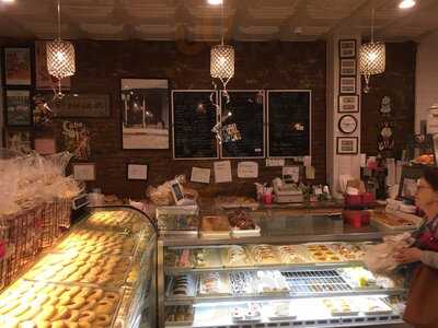 Las Cubanitas Bake Shop