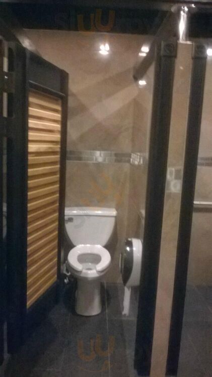 Aki Steak House & Sushi