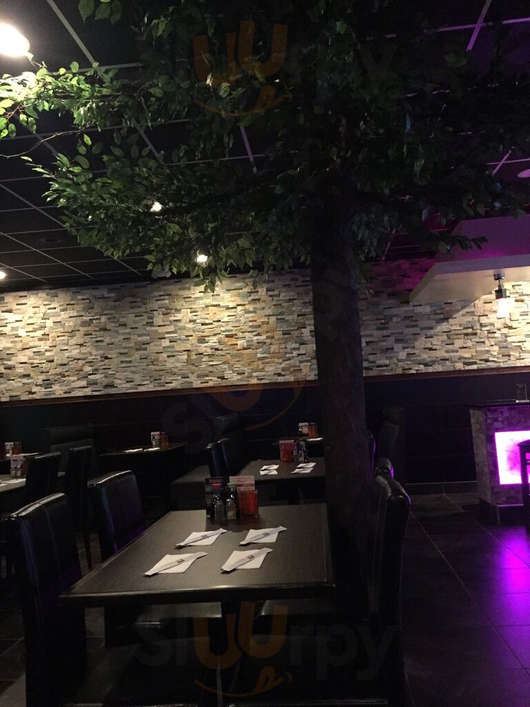 Tokyo - Hibachi & Sushi