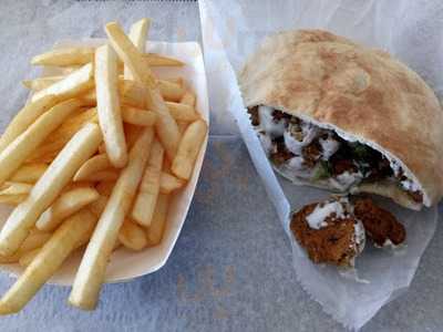 Pita Plus Gyros