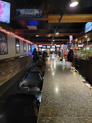 Damon's Sports Bar & Grill