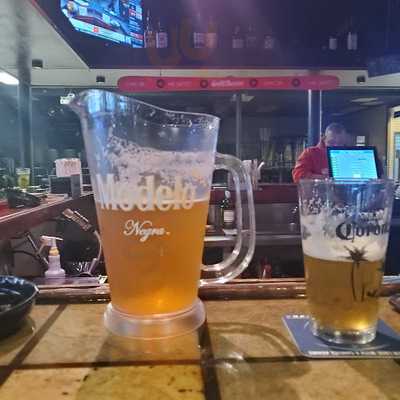 Five O'clock Sports Bar And Grill