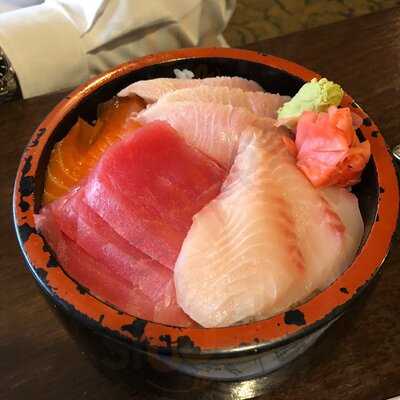 Panda Chinese Restaurant & Sushi Bar