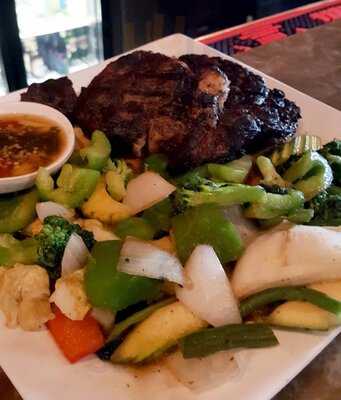 Vanh Dy's Restaurant & Lounge