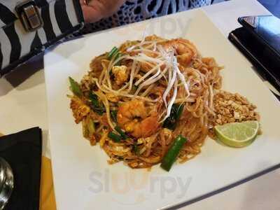 Vanh Dy's Restaurant & Lounge