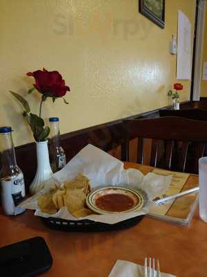 El Gallito Drive Inn