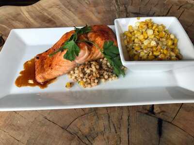 17 Public Square Restaurant & Bar