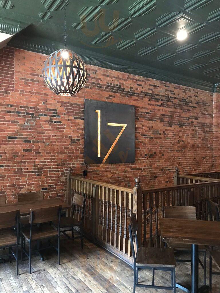 17 Public Square Restaurant & Bar