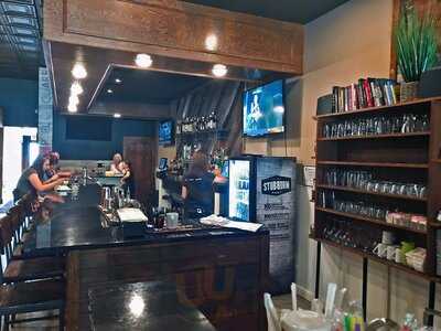 17 Public Square Restaurant & Bar