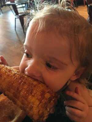 Quetown Bar-b-que And Brews