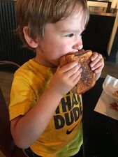 Quetown Bar-b-que And Brews