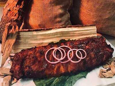 Quetown Bar-b-que And Brews