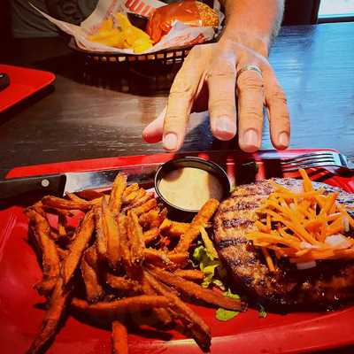 Red Robin Gourmet Burgers And Brews